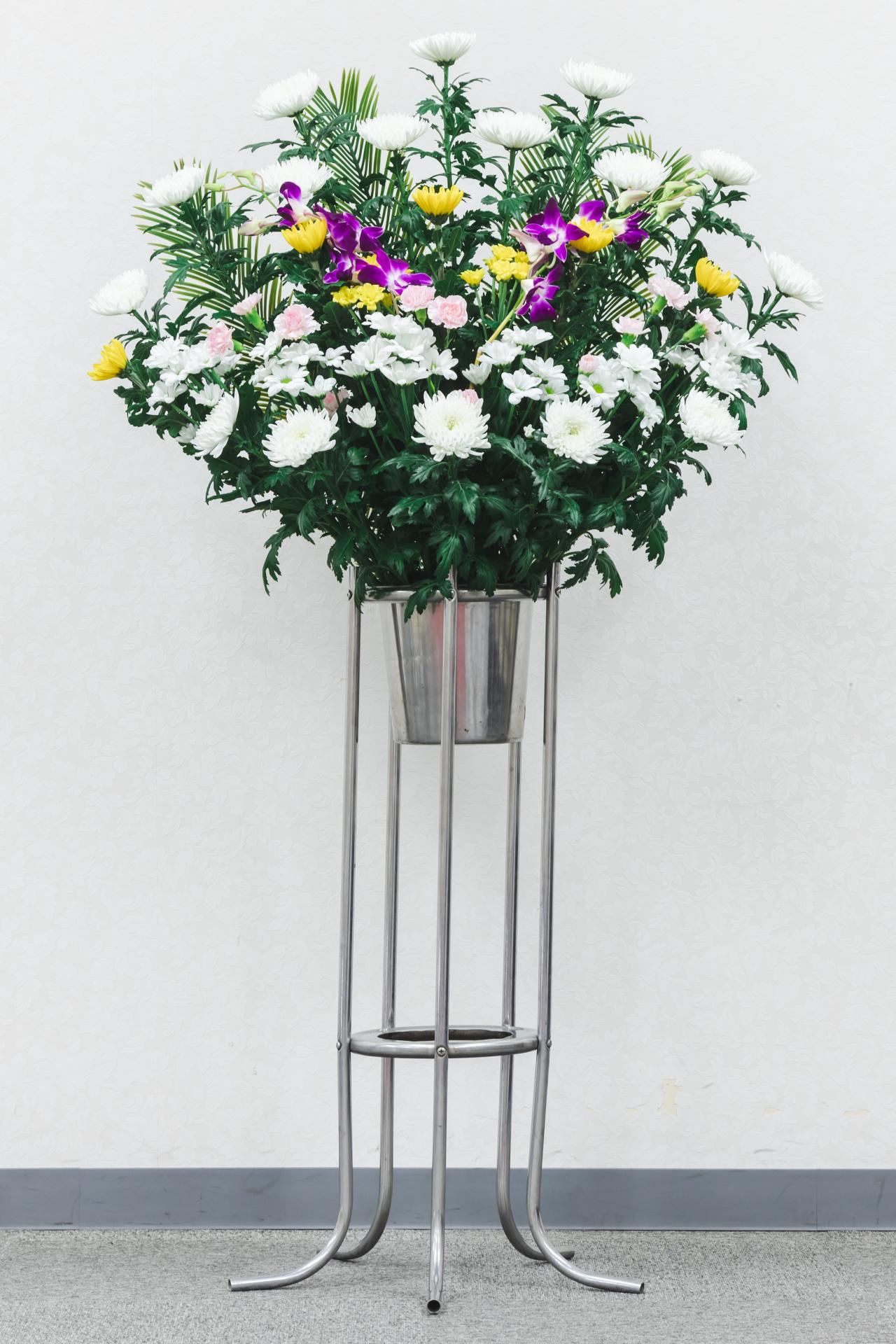 スタンド花（菊花）の画像